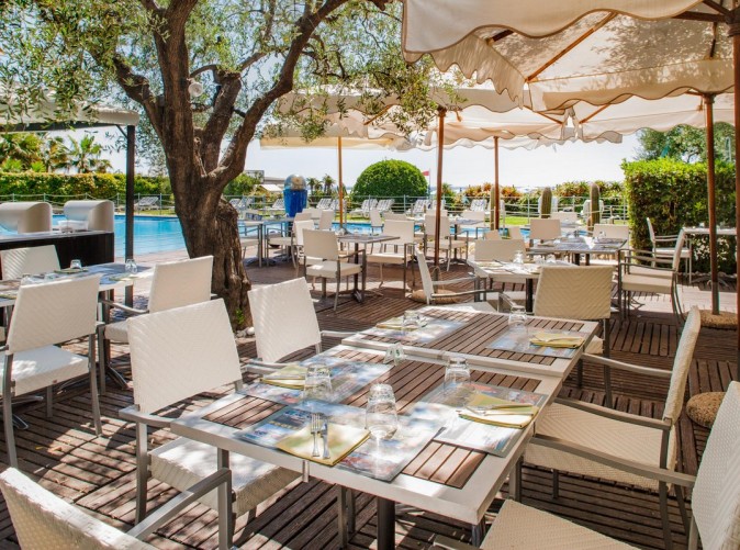 csm_Poolside_bar_04_db40785866 Diana Majestic - Schoene Aussichten Touristik